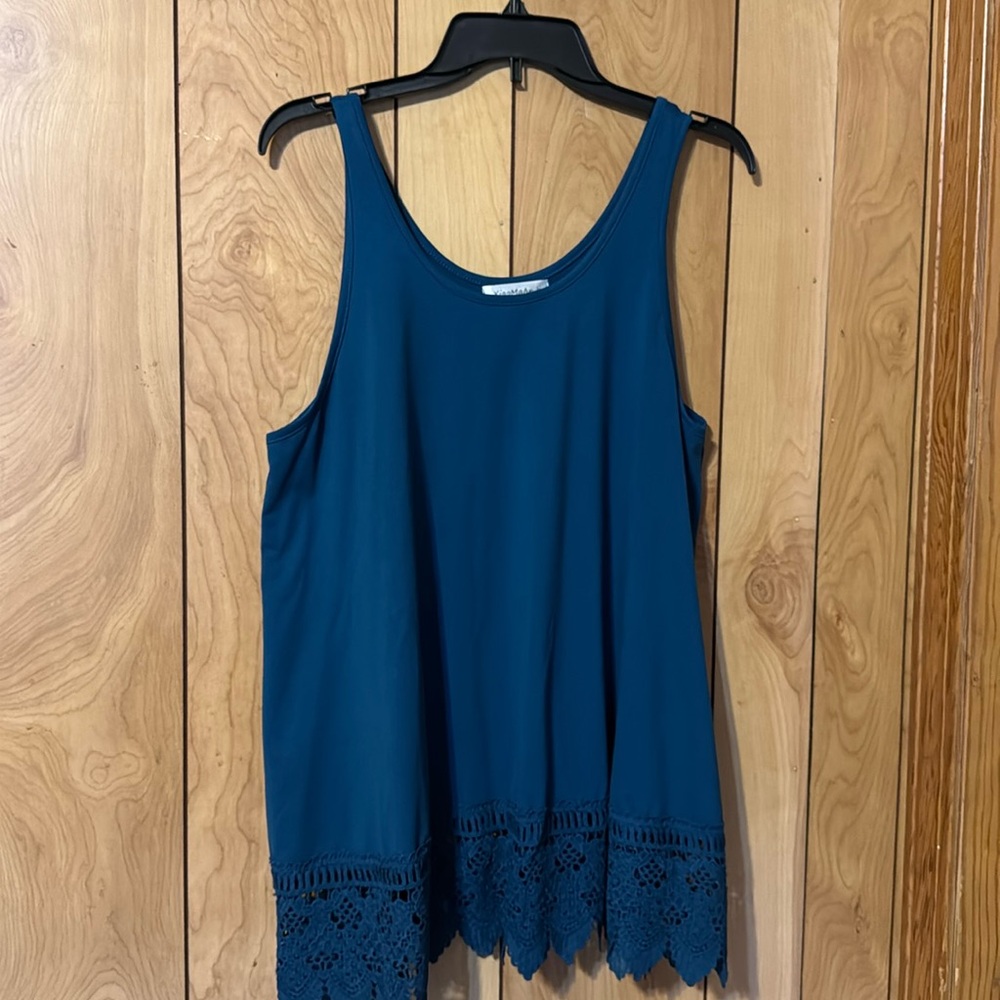 Blue Top can be worn alone or as extender size 1X  easy care